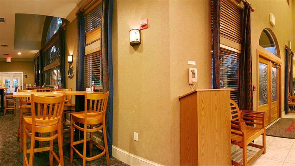 Mainsail Tampa Extended Stay エクステリア 写真